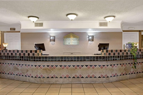 Days Inn Tucson City Center image 2