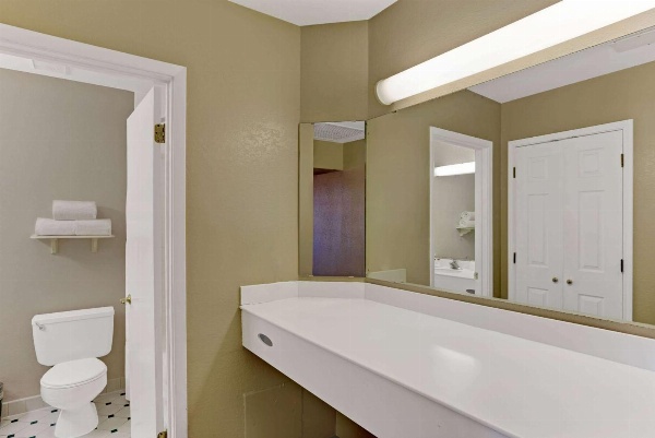 Days Inn Tucson City Center image 7